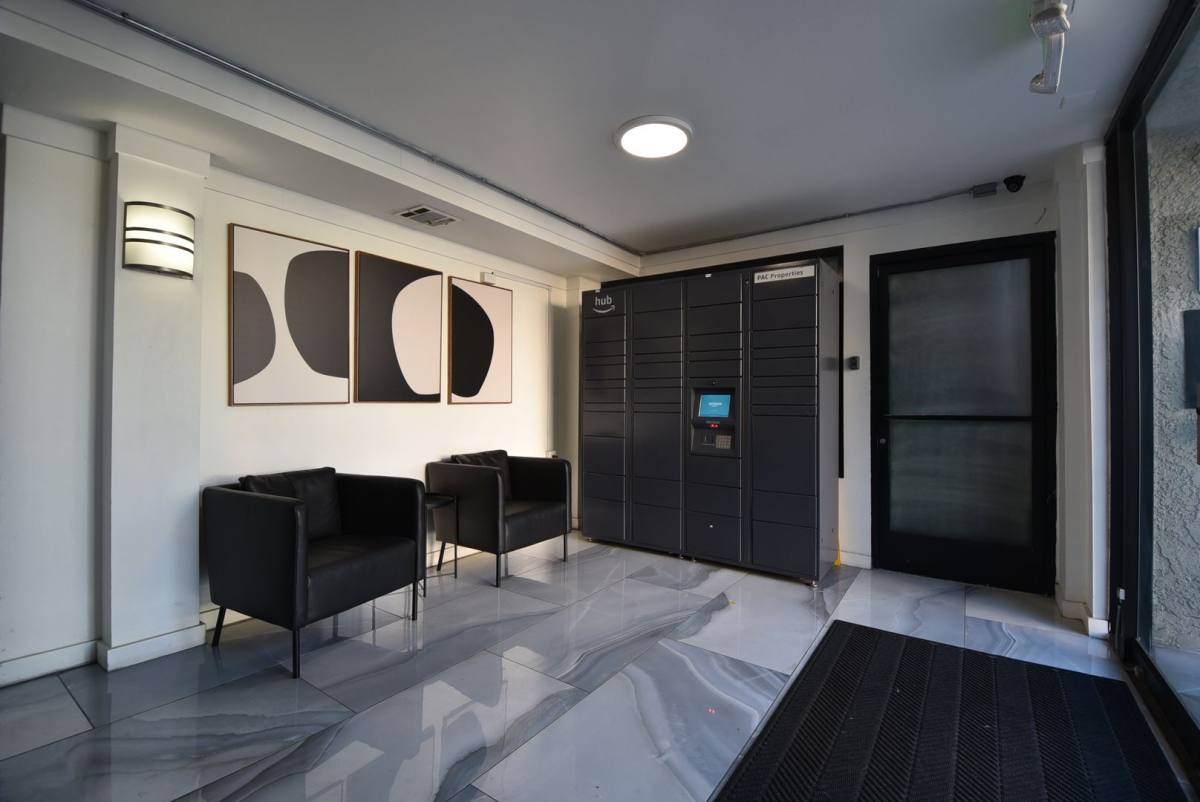Apartment for rent at 11030 Hartsook St, North Hollywood, CA 91601