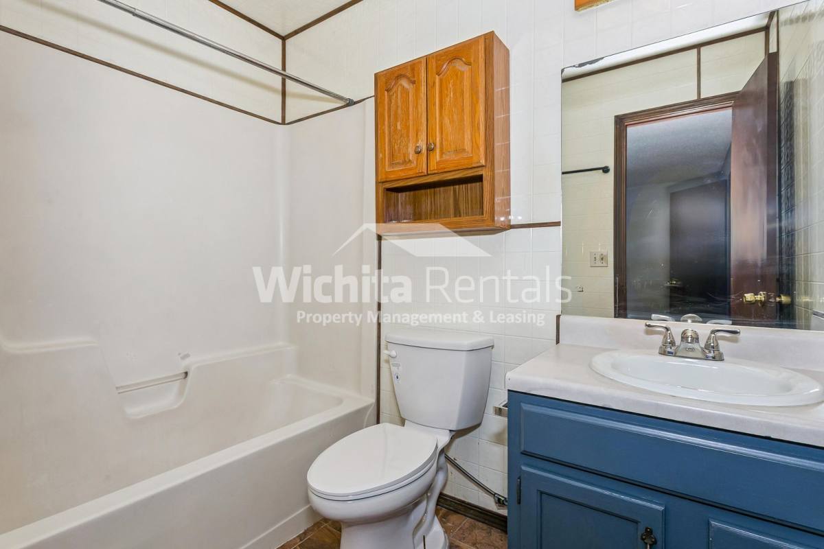 House for rent at 4549 S Washington Court, Wichita, KS 67216