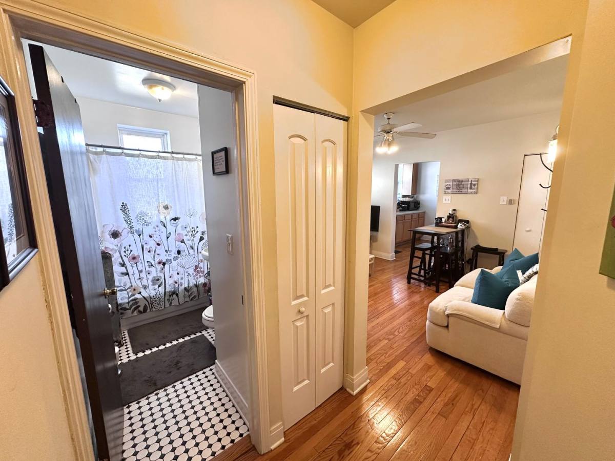 Apartment for rent at 4407 N Kenneth Ave, Chicago, IL 60630