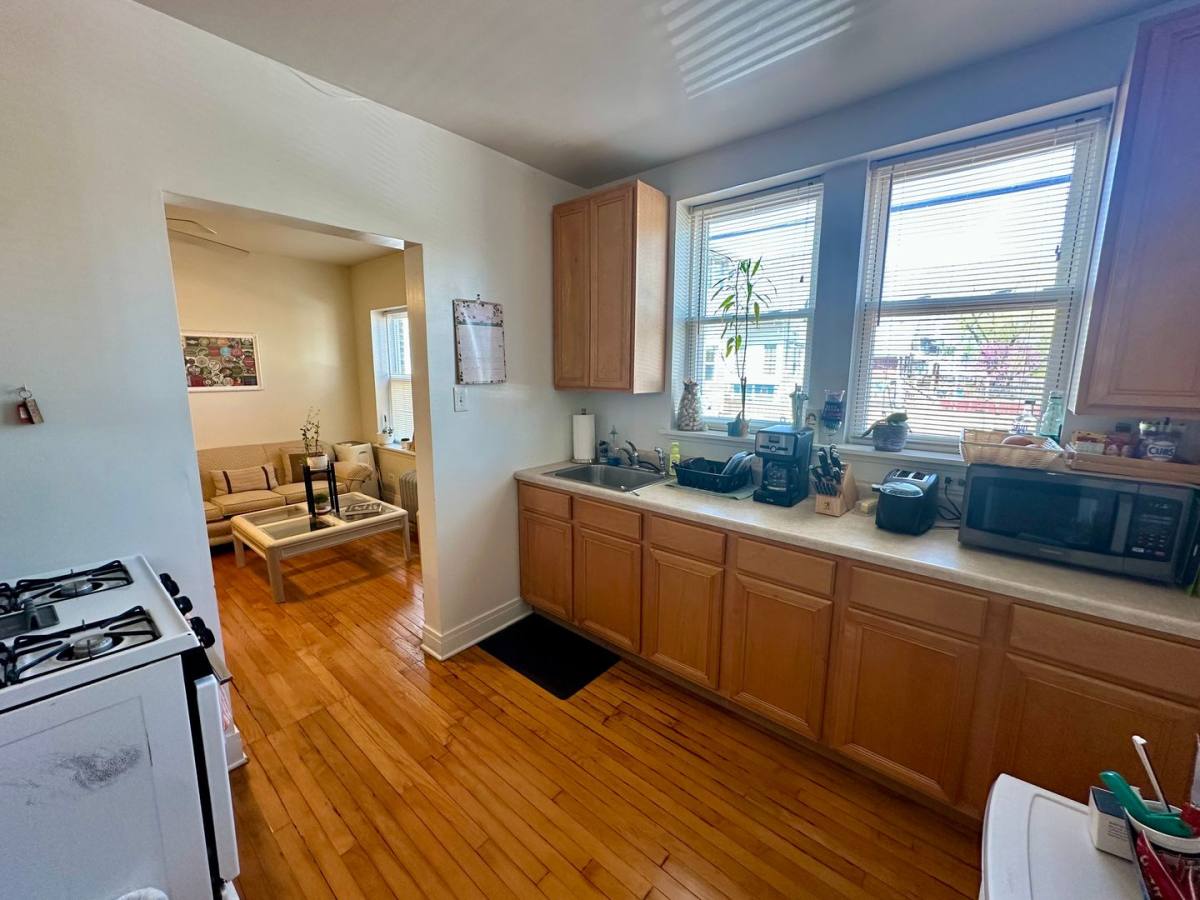 Apartment for rent at 4407 N Kenneth Ave, Chicago, IL 60630