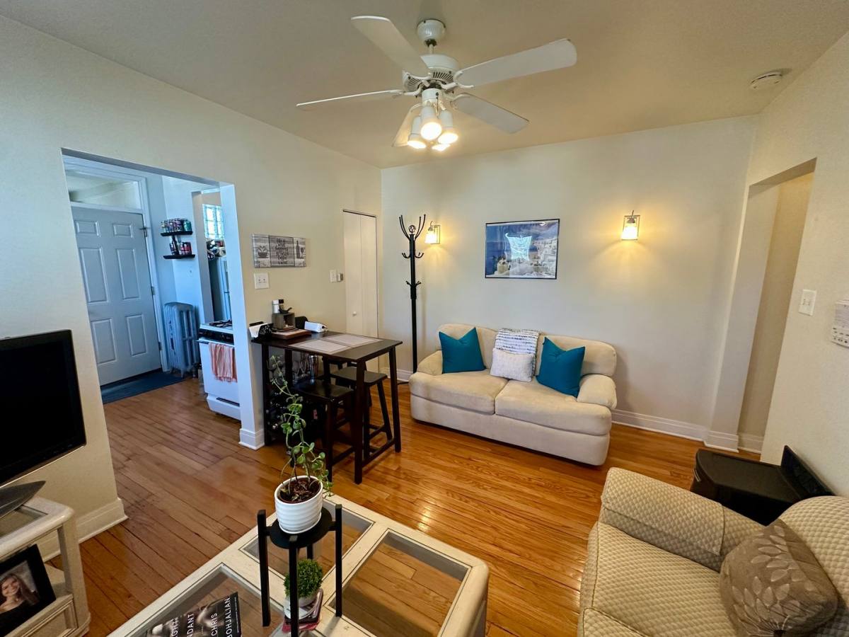Apartment for rent at 4407 N Kenneth Ave, Chicago, IL 60630