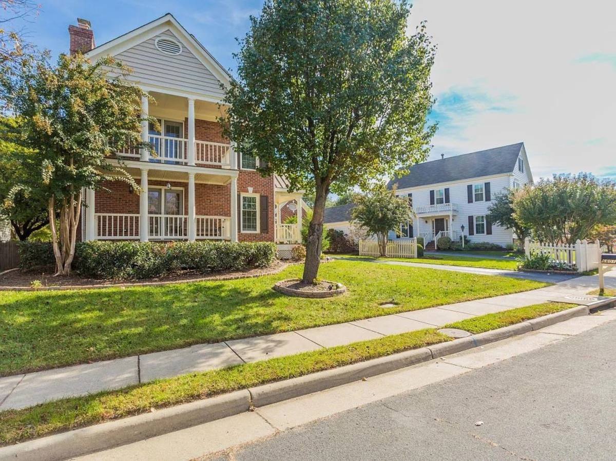 House for rent at 6601 Forsythia St, Springfield, VA 22150