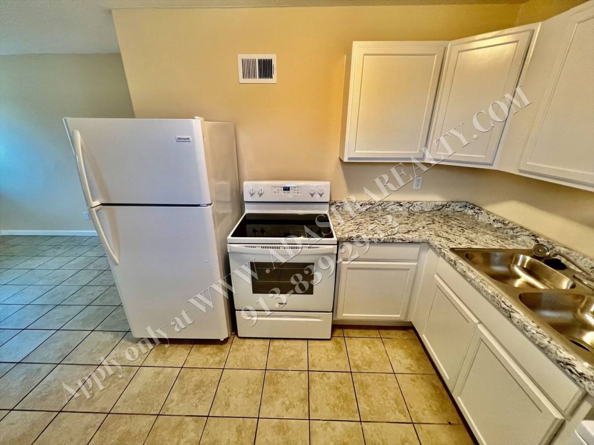 Apartment for rent at 6003 E 151st Terrace, Grandview, MO 64030