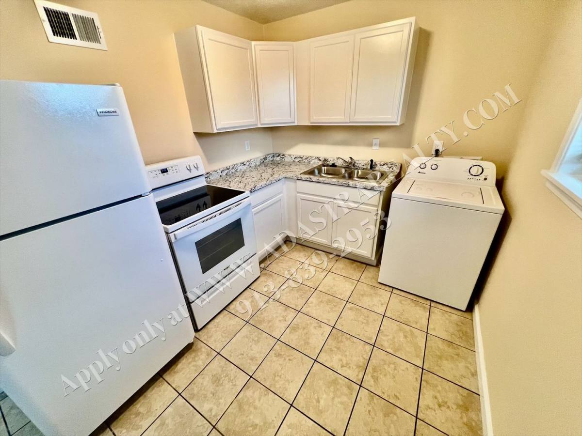 Apartment for rent at 6003 E 151st Terrace, Grandview, MO 64030
