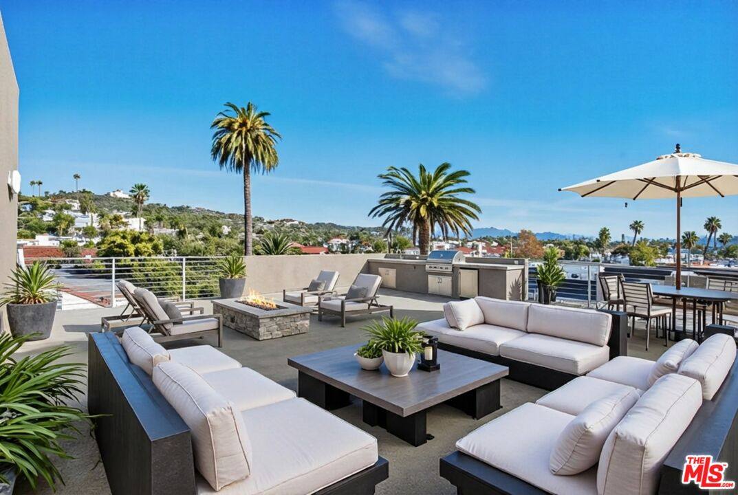 Apartment for rent at 1717 Winona Blvd #201, Los Angeles, CA 90027