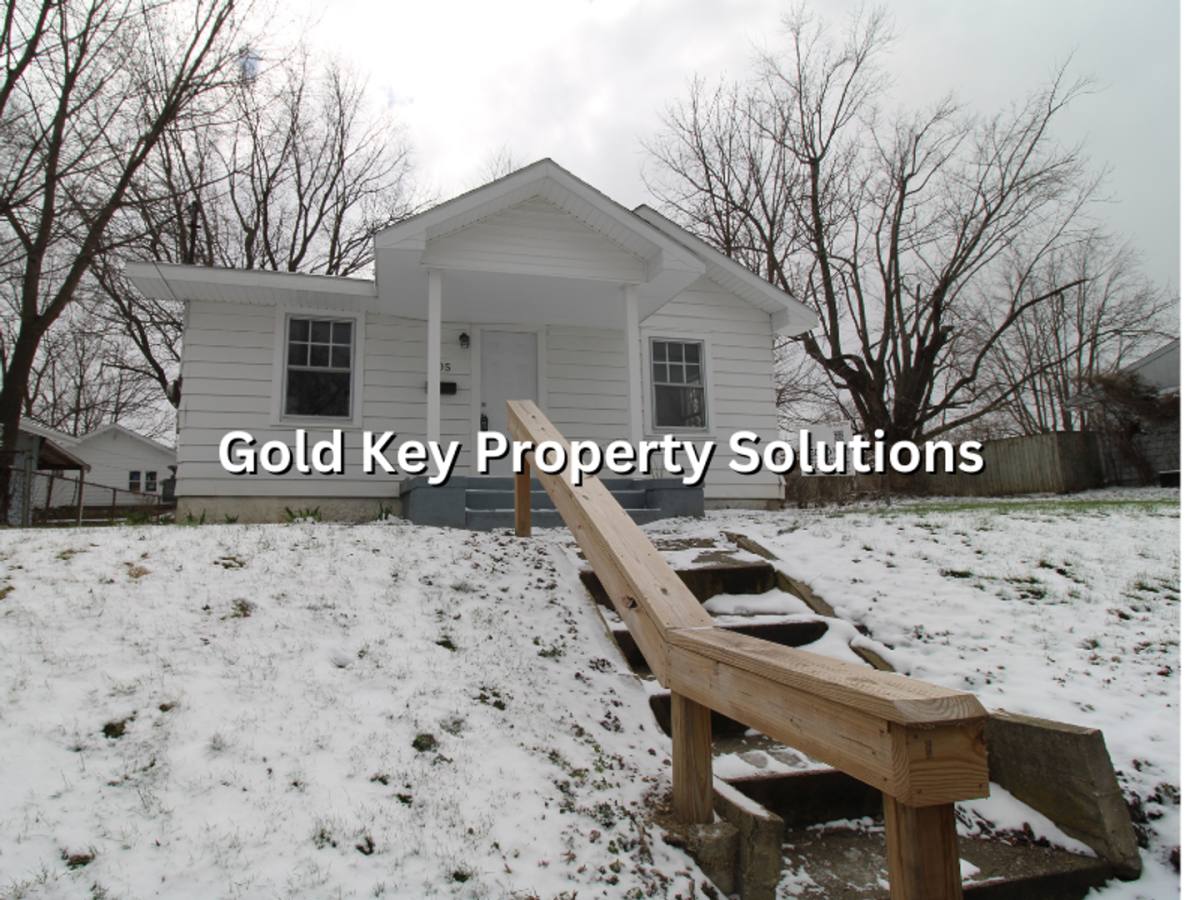 House for rent at 605 W 10th St, Muncie, IN 47302