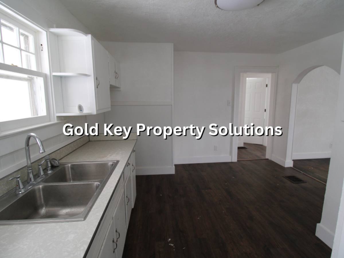 House for rent at 605 W 10th St, Muncie, IN 47302