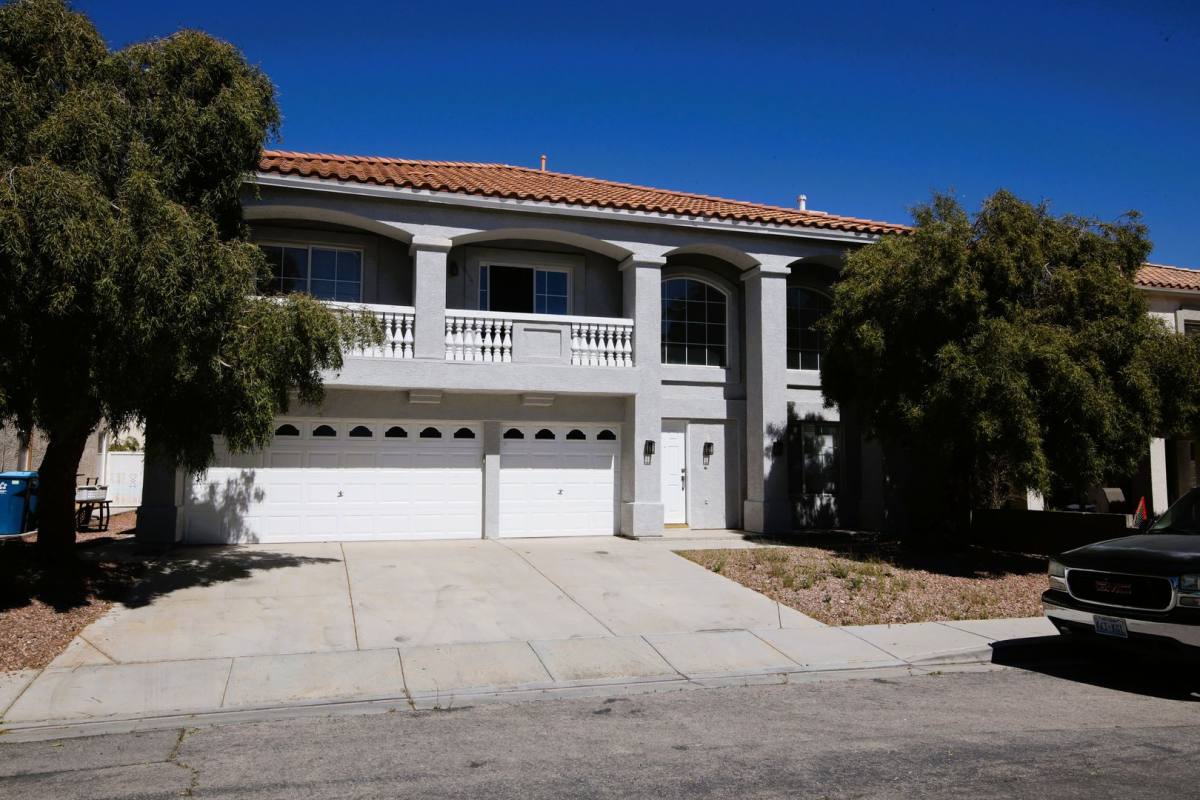 House for rent at 554 Campus Oak Court, Las Vegas, NV 89183