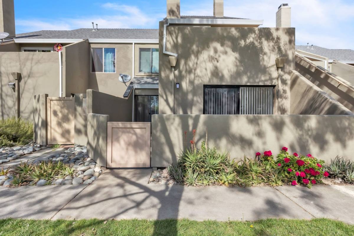 Apartment for rent at 5226 Hemlock St, Sacramento, CA 95841