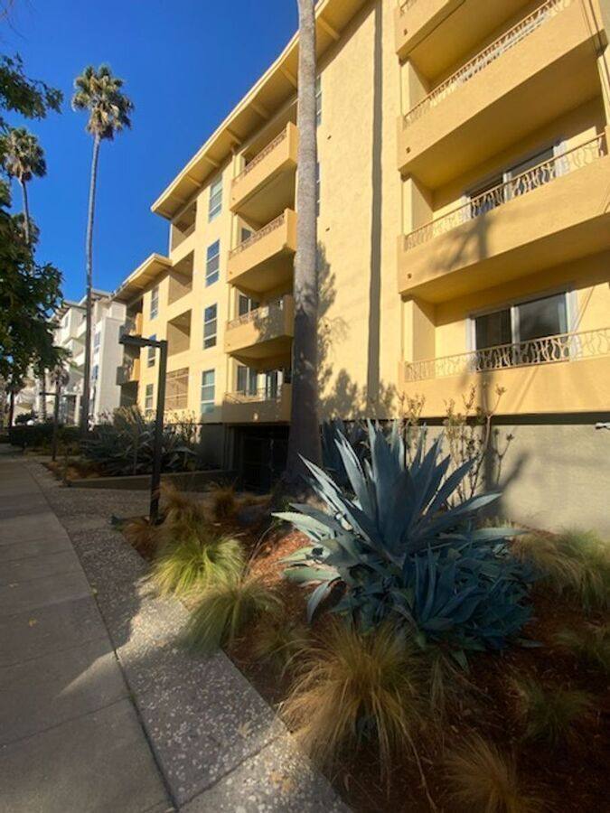 Apartment for rent at 290 Lee St #105, Oakland, CA 94610