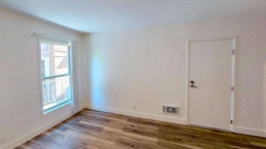 Apartment for rent at 290 Lee St #105, Oakland, CA 94610