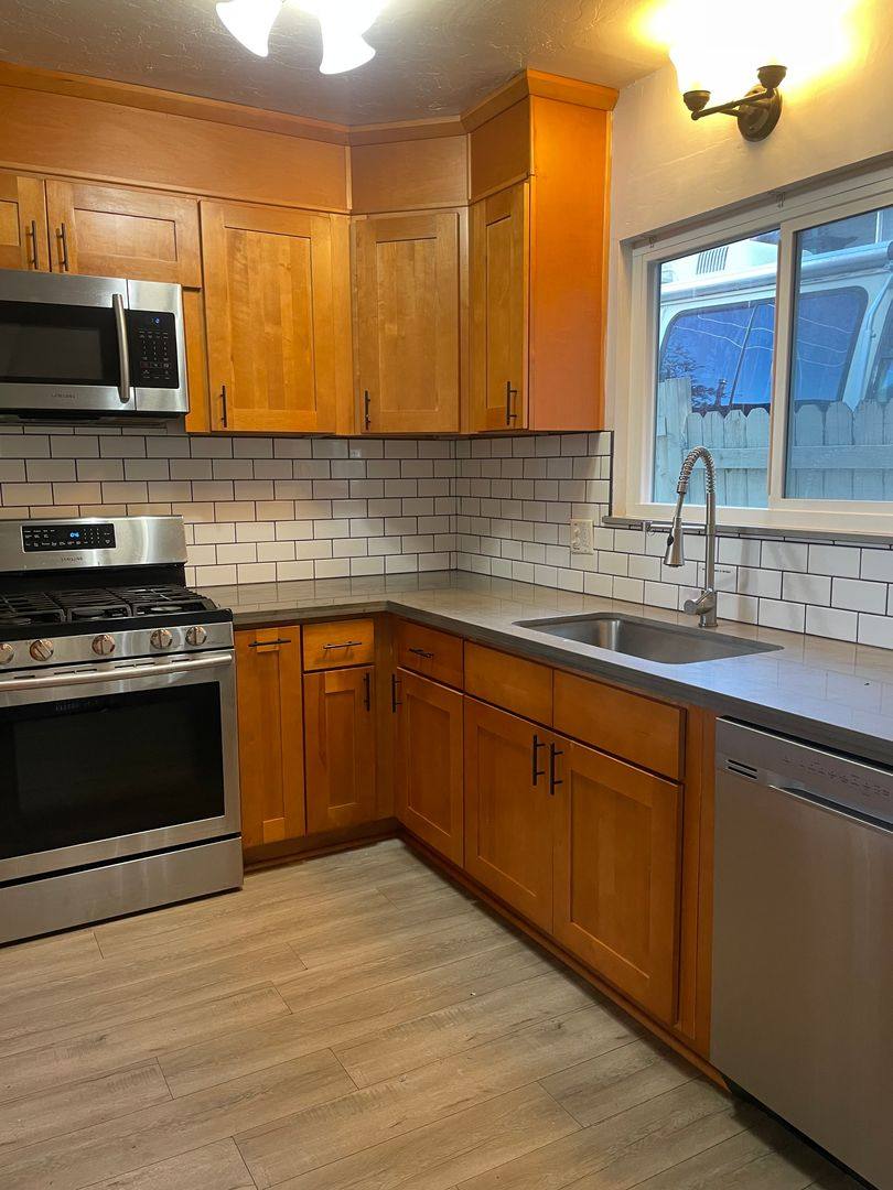 House for rent at 29392 Lake View Drivw, Cedar Glen, CA 92321