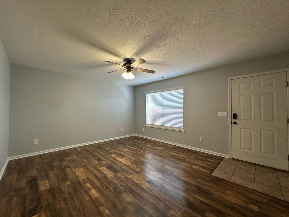 Apartment for rent at 320 Chilhowee School Rd, Seymour, TN 37865