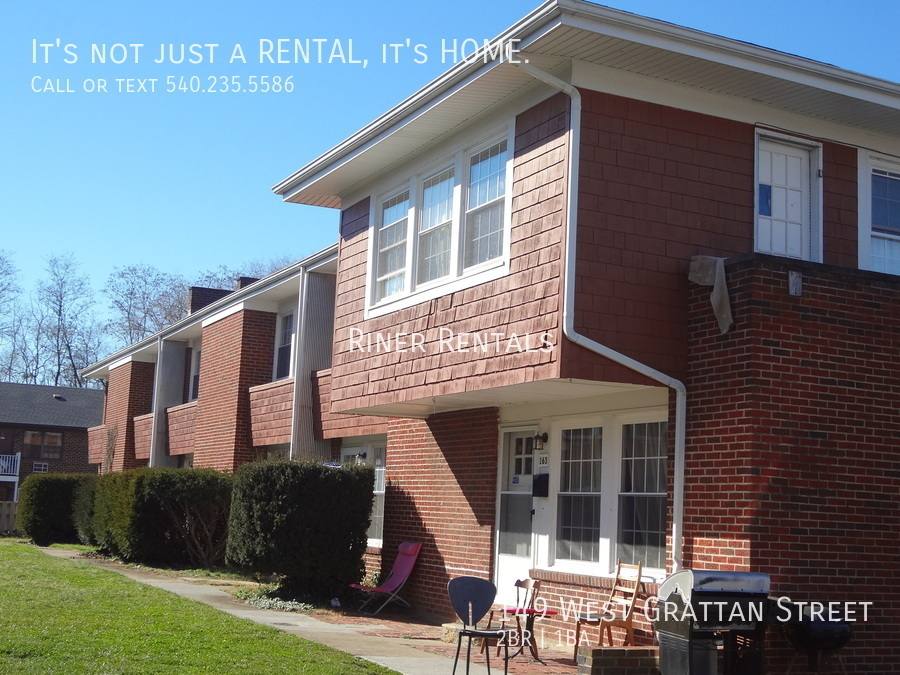 Townhouse for rent at 149 W Grattan St, Harrisonburg, VA 22801