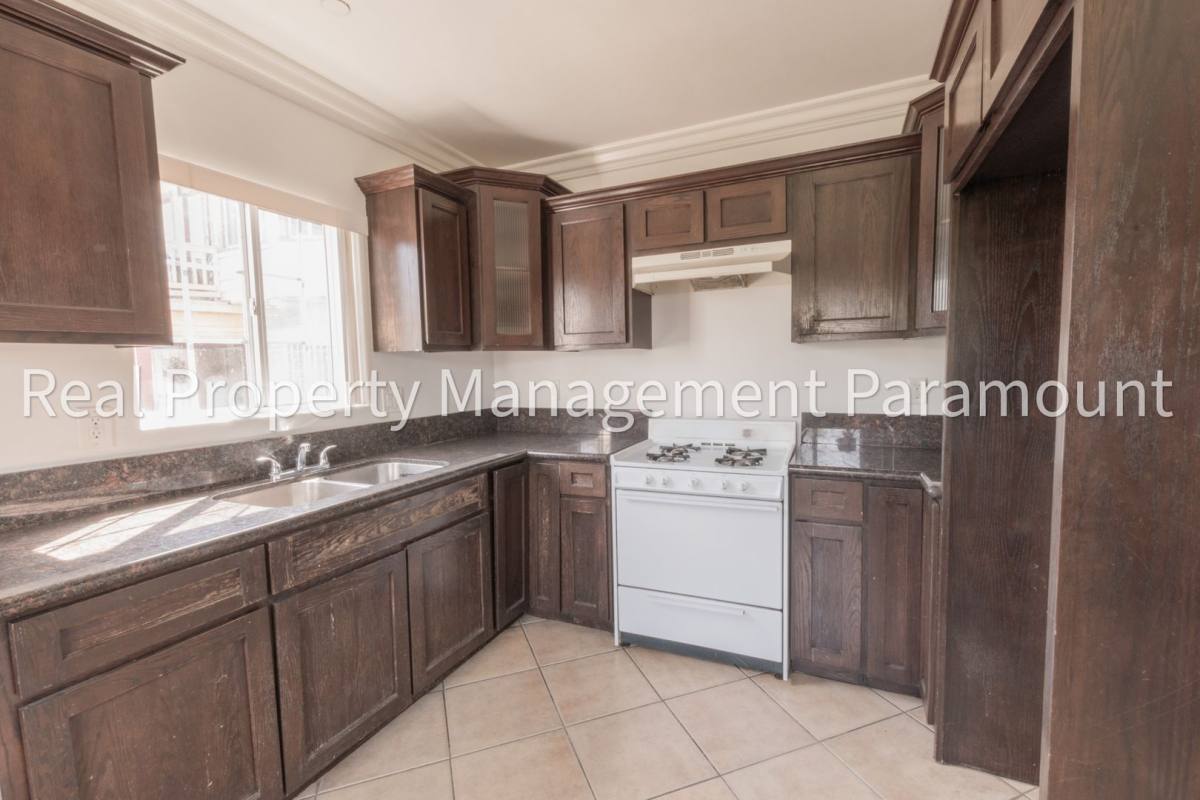 Apartment for rent at 3831 S Wall St, Los Angeles, CA 90011