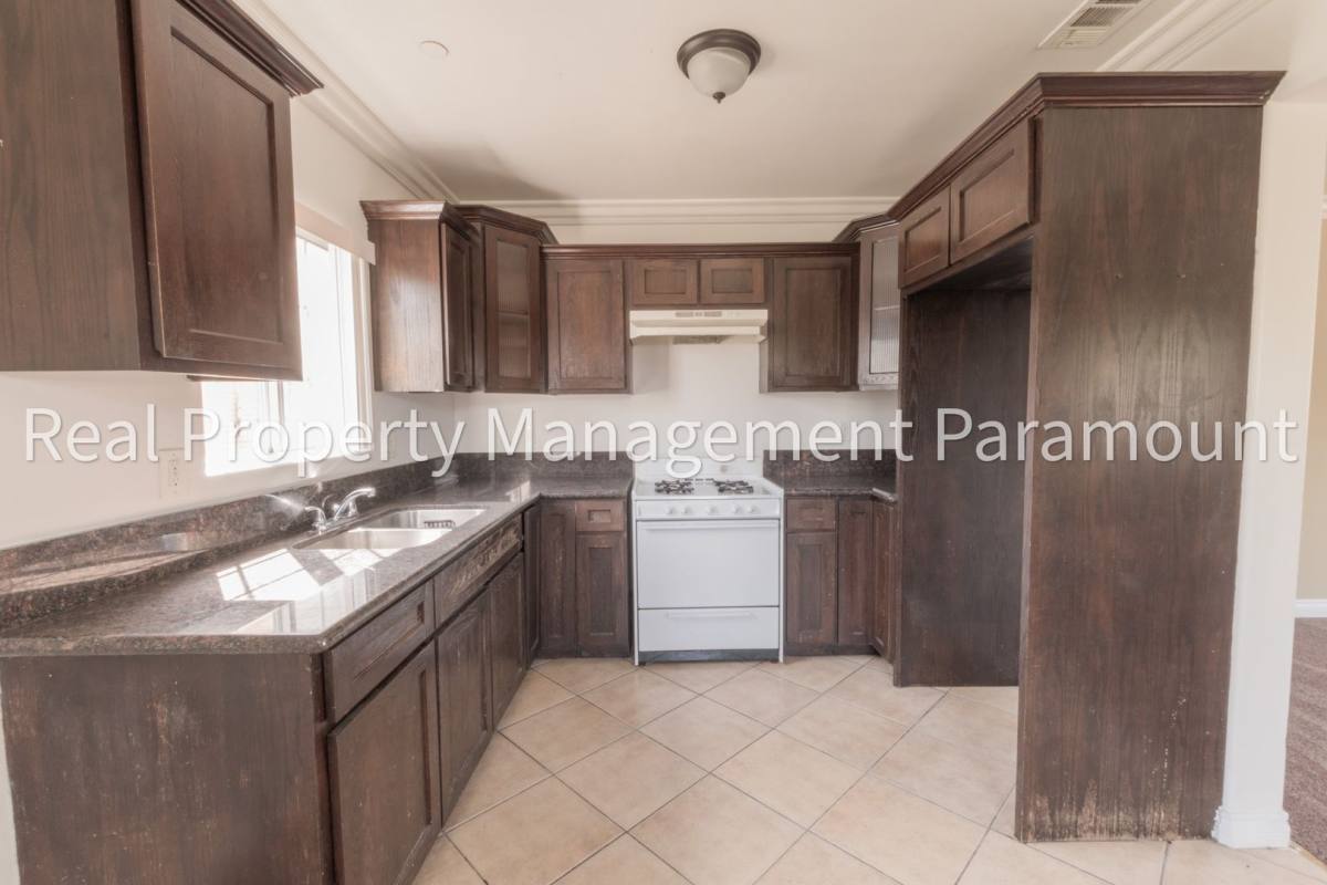 Apartment for rent at 3831 S Wall St, Los Angeles, CA 90011