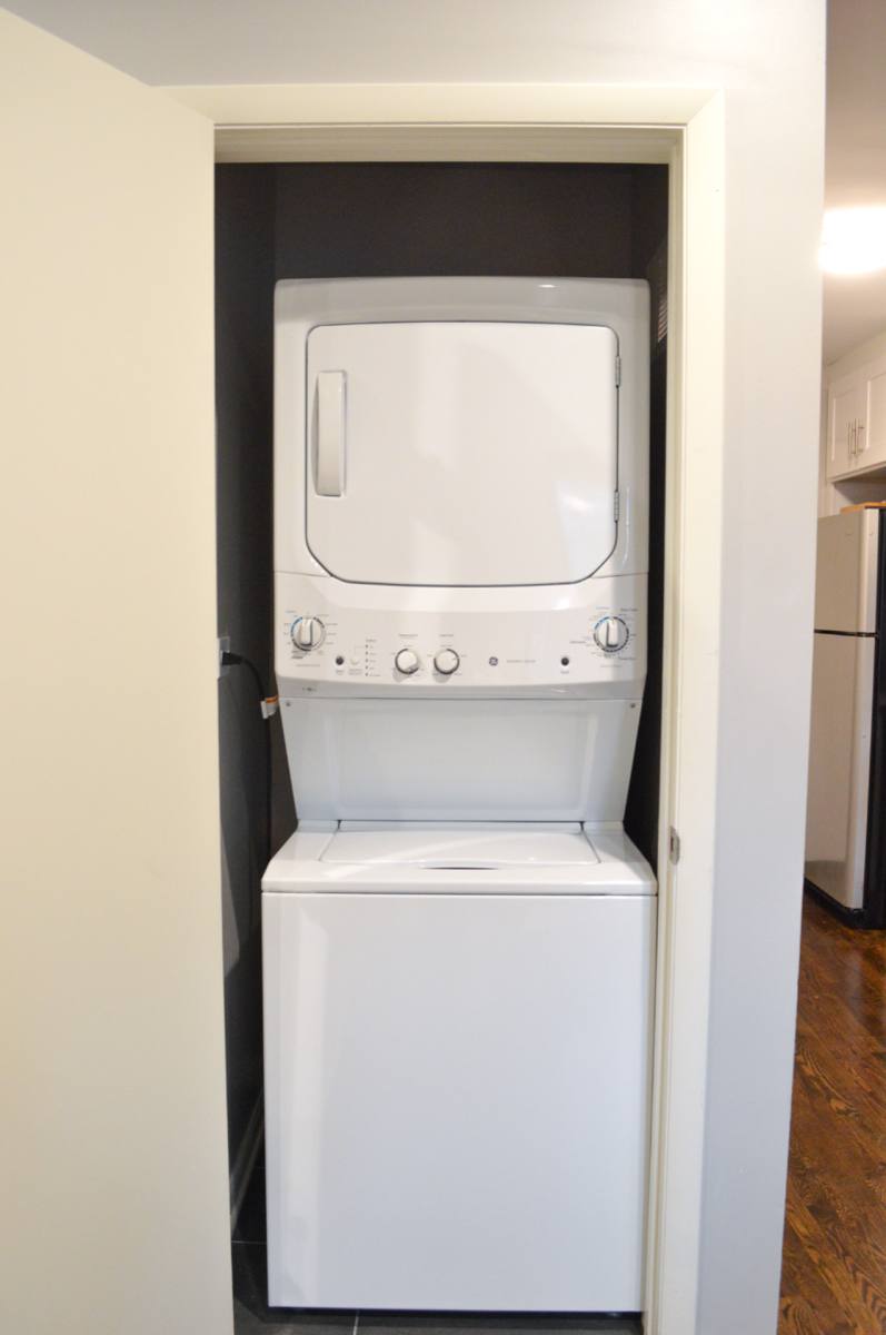 Apartment for rent at 835-864 W Barry Ave, Chicago, IL 60657
