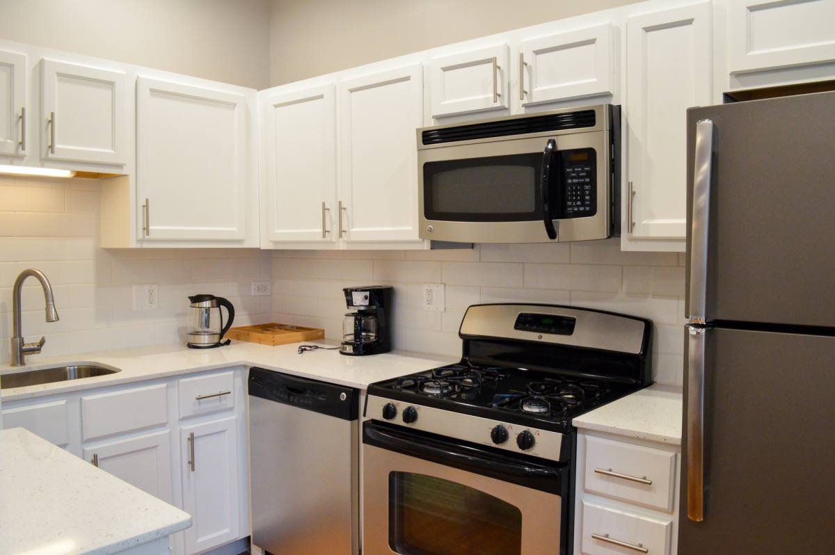 Apartment for rent at 835-864 W Barry Ave, Chicago, IL 60657