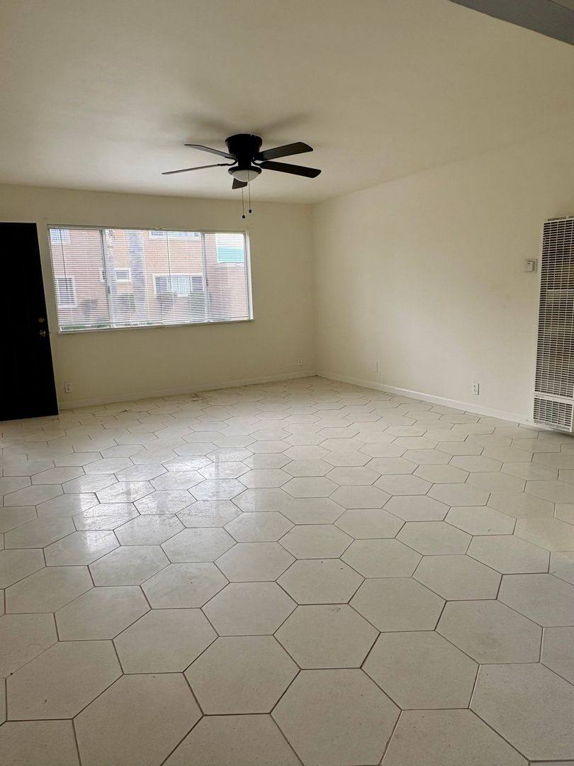 Apartment for rent at 1951 N Ventura Rd, Oxnard, CA 93036