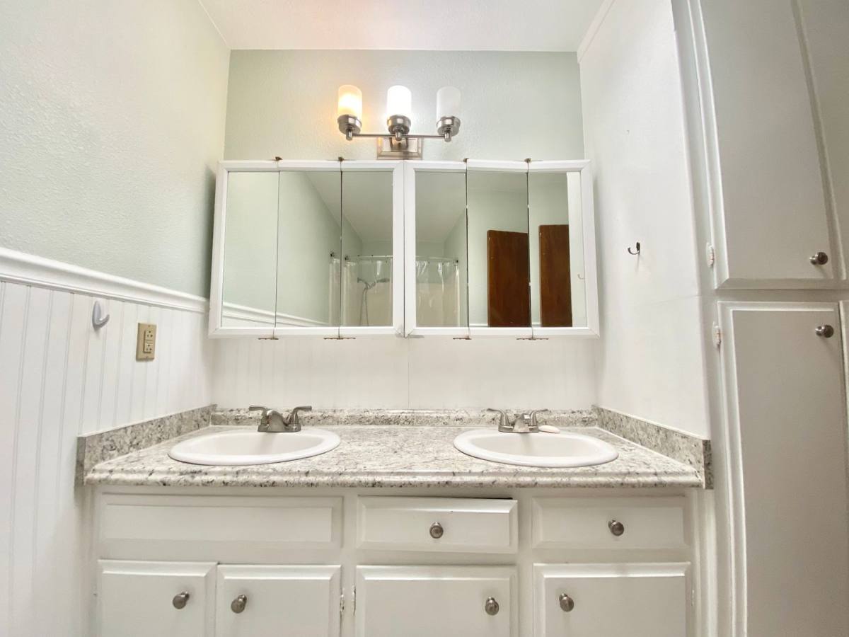House for rent at 1529 Oak Ave, Davis, CA 95616