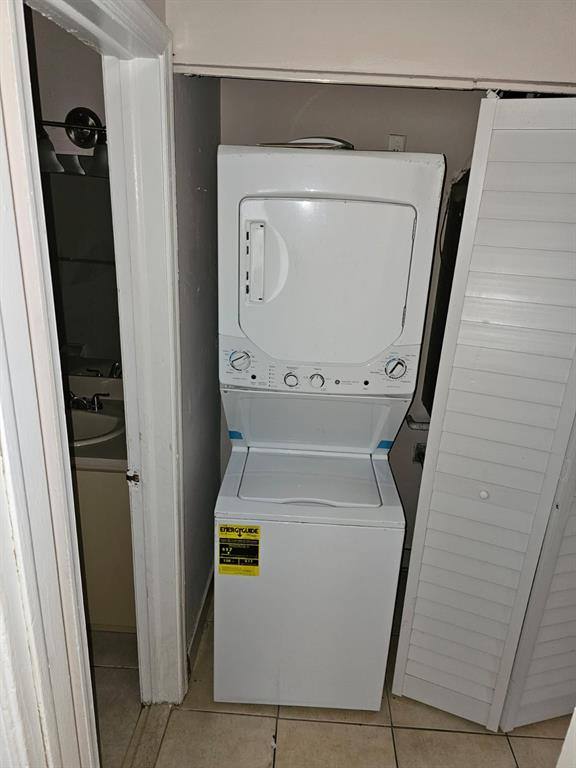 Apartment for rent at 5925 NW 23rd St, Fort Lauderdale, FL 33313