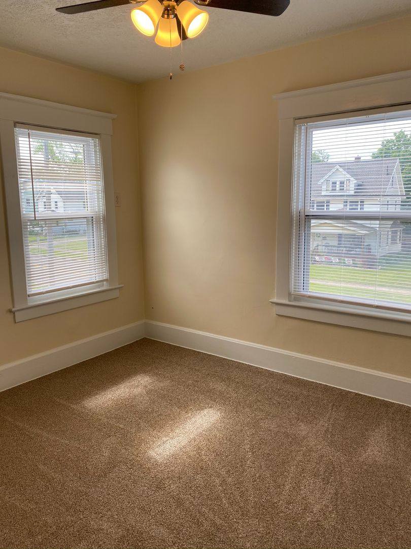 House for rent at 326 E Liberty St, Girard, OH 44420