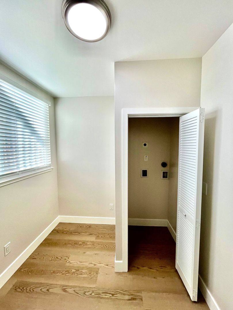Apartment for rent at 1557 Innes Ave, San Francisco, CA 94124