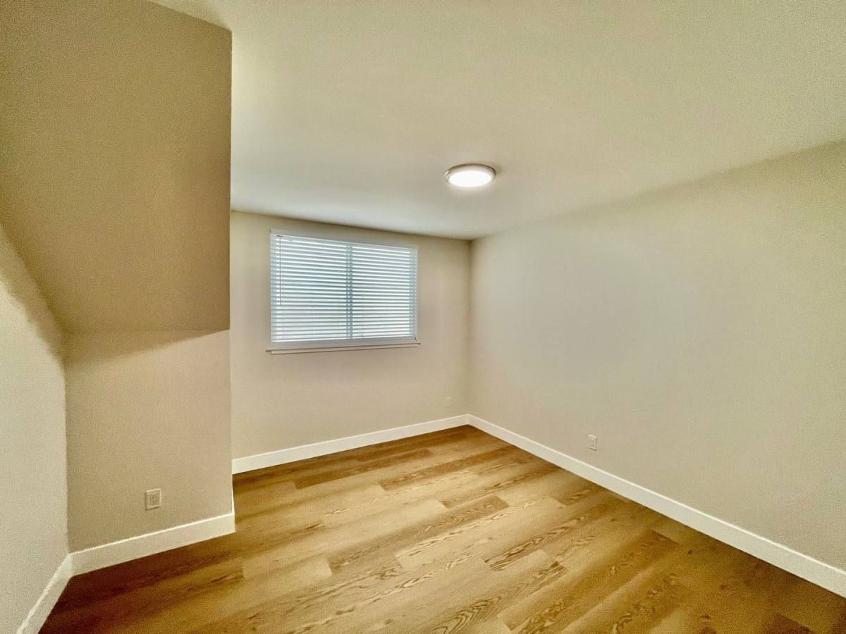 Apartment for rent at 1557 Innes Ave, San Francisco, CA 94124