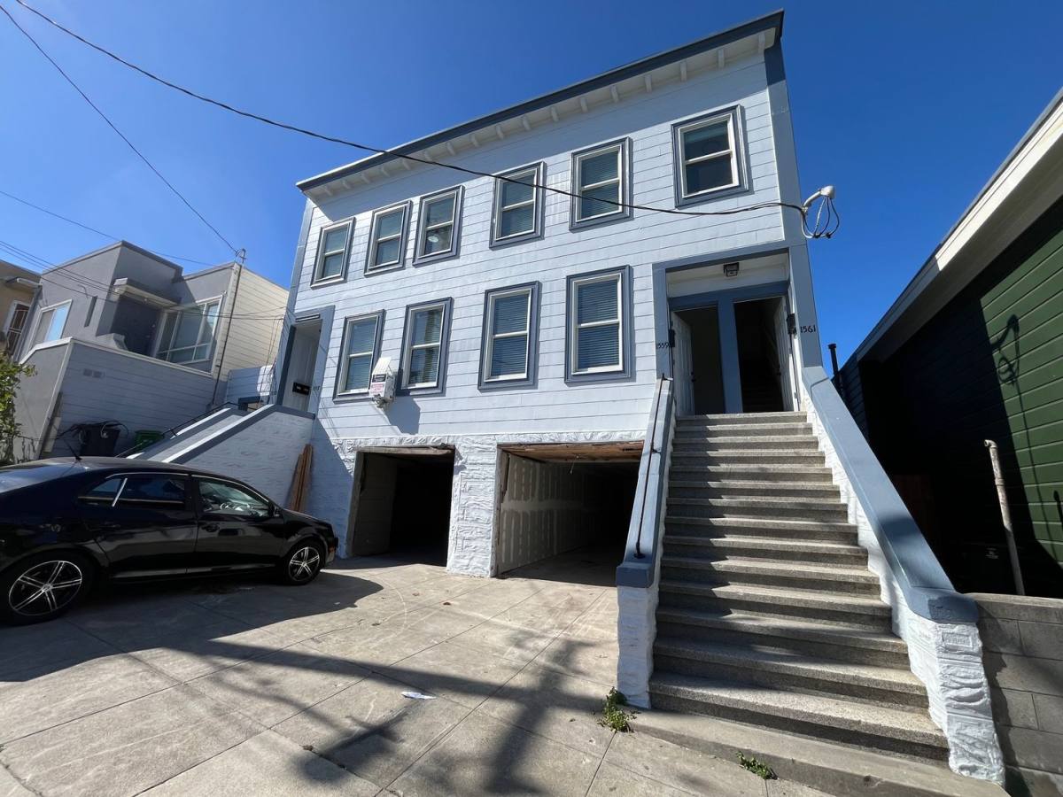 Apartment for rent at 1559 Innes Ave, San Francisco, CA 94124