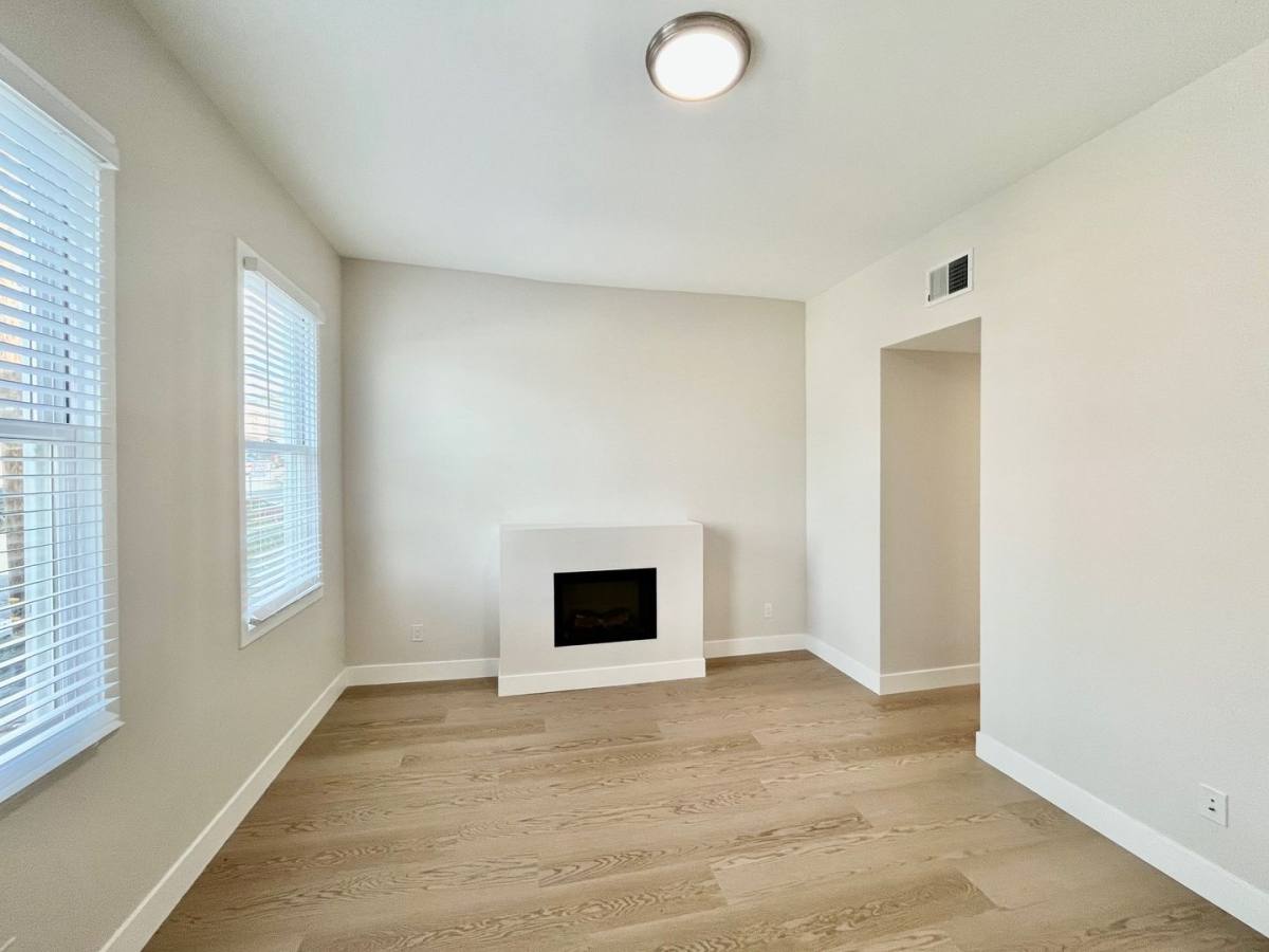 Apartment for rent at 1559 Innes Ave, San Francisco, CA 94124