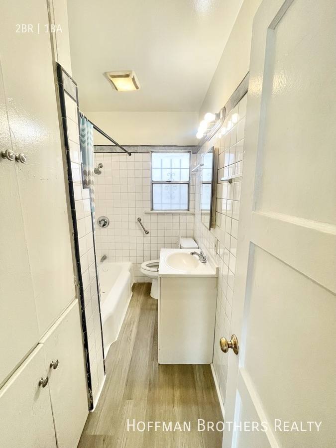 Apartment for rent at 2838 W Vernon Ave, Los Angeles, CA 90008