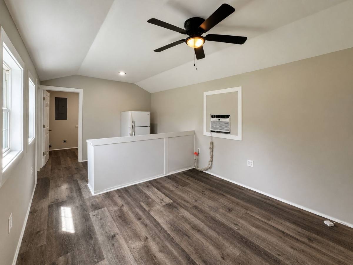 House for rent at 686 W 4th St, Newark, AR 72562