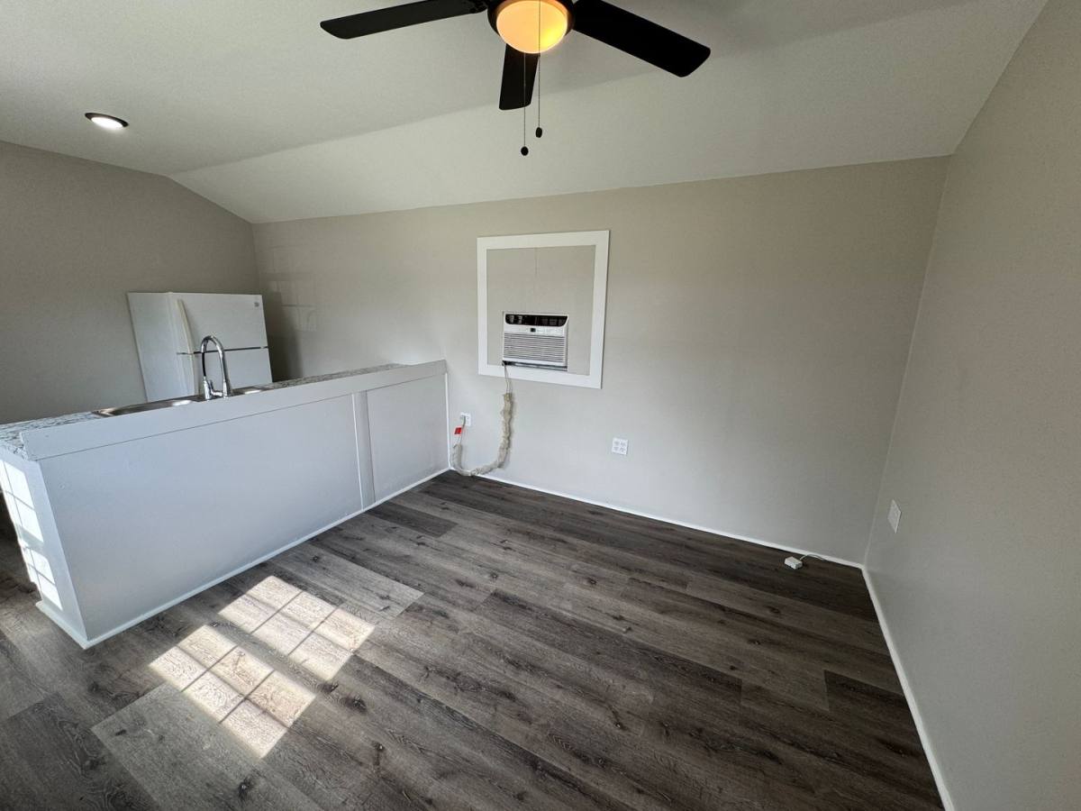 House for rent at 686 W 4th St, Newark, AR 72562