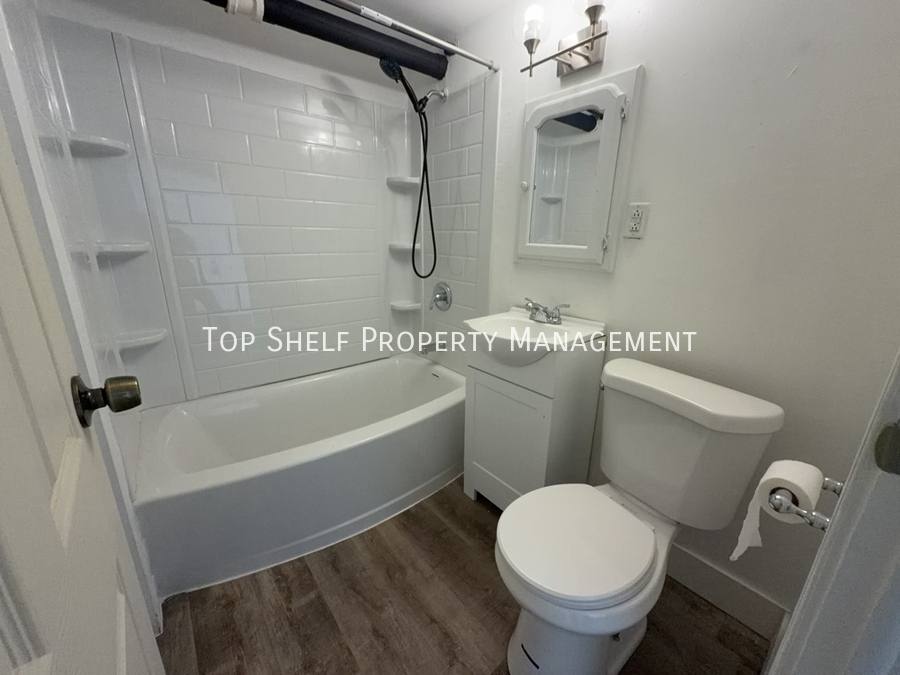 Apartment for rent at 2419 Cottage Grove Ave #7, Des Moines, IA 50311