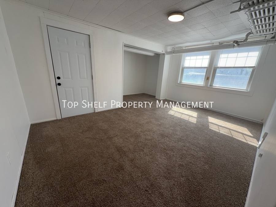 Apartment for rent at 2419 Cottage Grove Ave #7, Des Moines, IA 50311