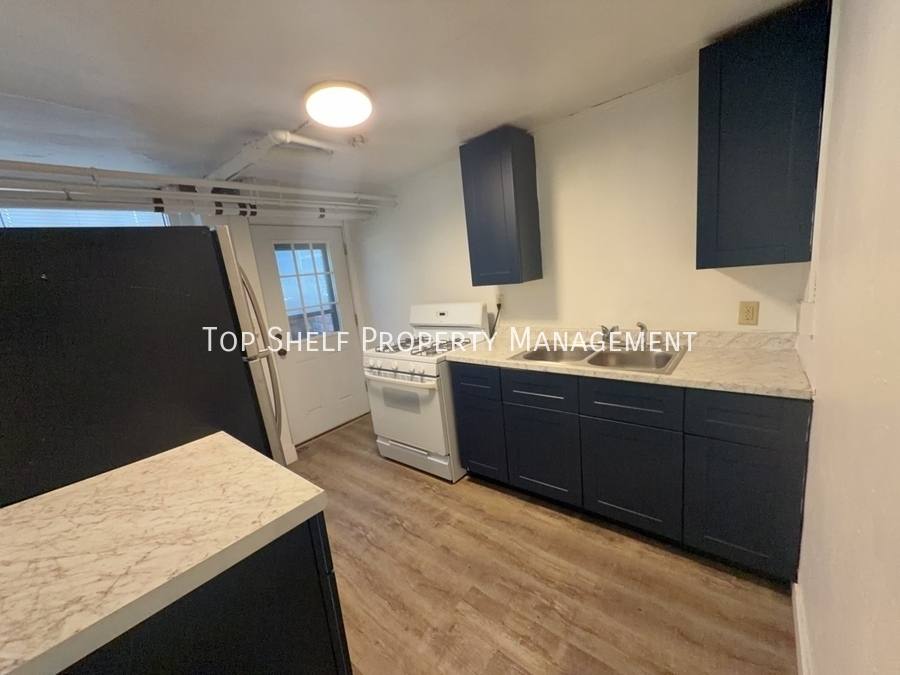 Apartment for rent at 2419 Cottage Grove Ave #7, Des Moines, IA 50311