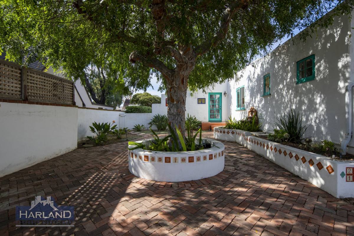 House for rent at 409 Dunemere Dr, La Jolla, CA 92037