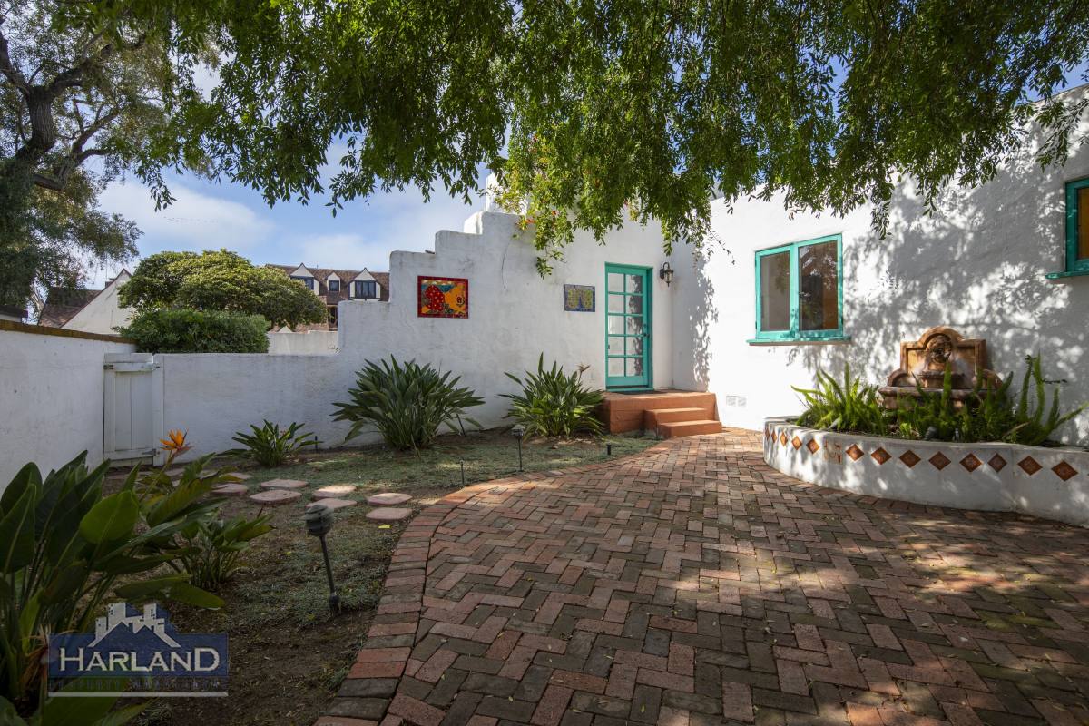 House for rent at 409 Dunemere Dr, La Jolla, CA 92037