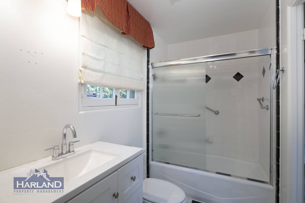 House for rent at 409 Dunemere Dr, La Jolla, CA 92037