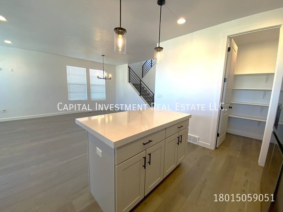 House for rent at 11541 Engelmann Dr, Draper, UT 84020