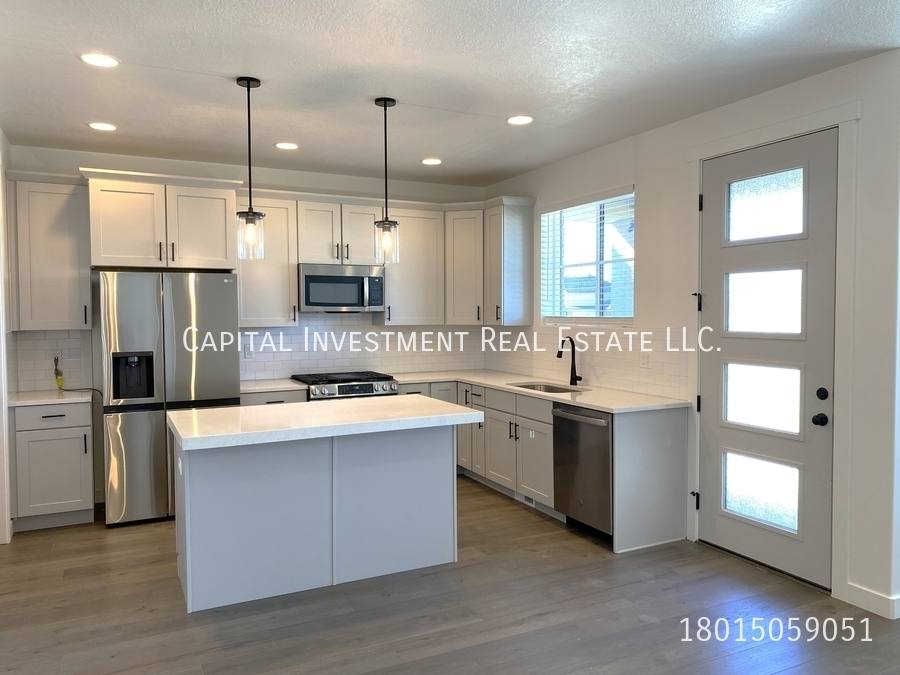 House for rent at 11541 Engelmann Dr, Draper, UT 84020