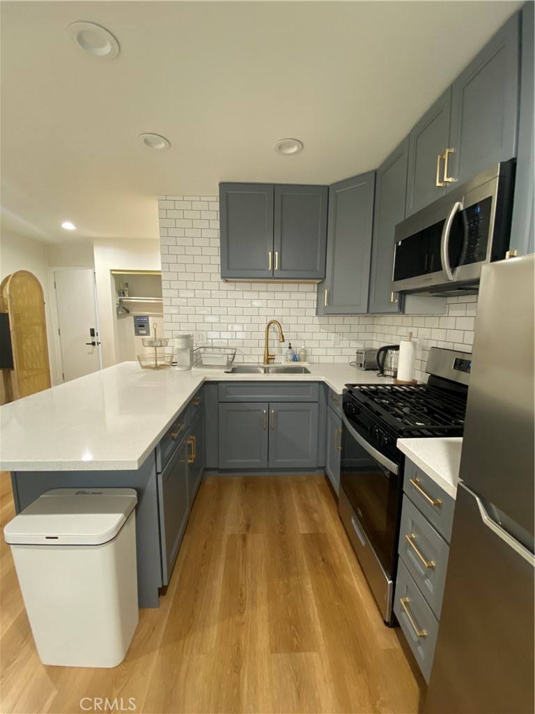 Apartment for rent at 827 S Manhattan Place #205, Los Angeles, CA 90005