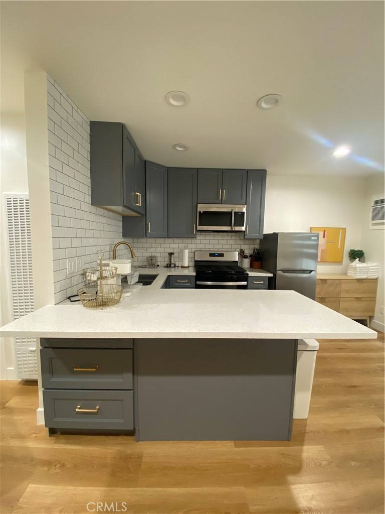 Apartment for rent at 827 S Manhattan Place #205, Los Angeles, CA 90005