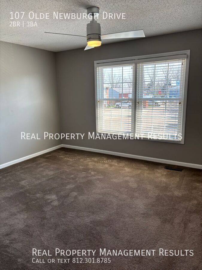 Townhouse for rent at 107 Olde Newburgh Dr, Newburgh, IN 47630