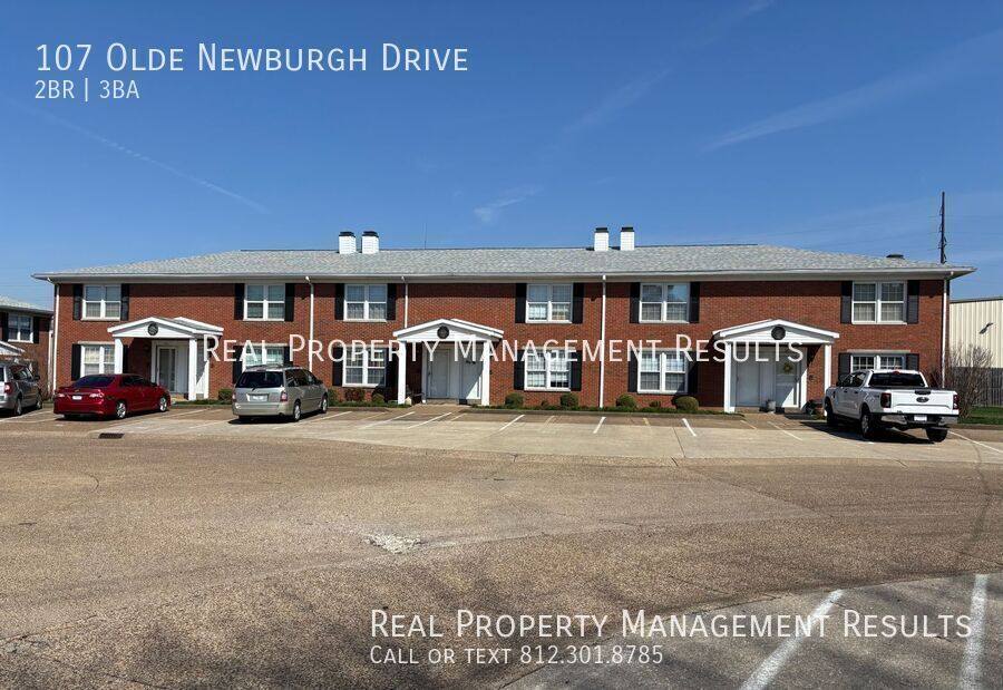 Townhouse for rent at 107 Olde Newburgh Dr, Newburgh, IN 47630