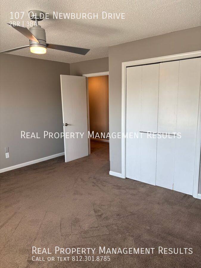 Townhouse for rent at 107 Olde Newburgh Dr, Newburgh, IN 47630