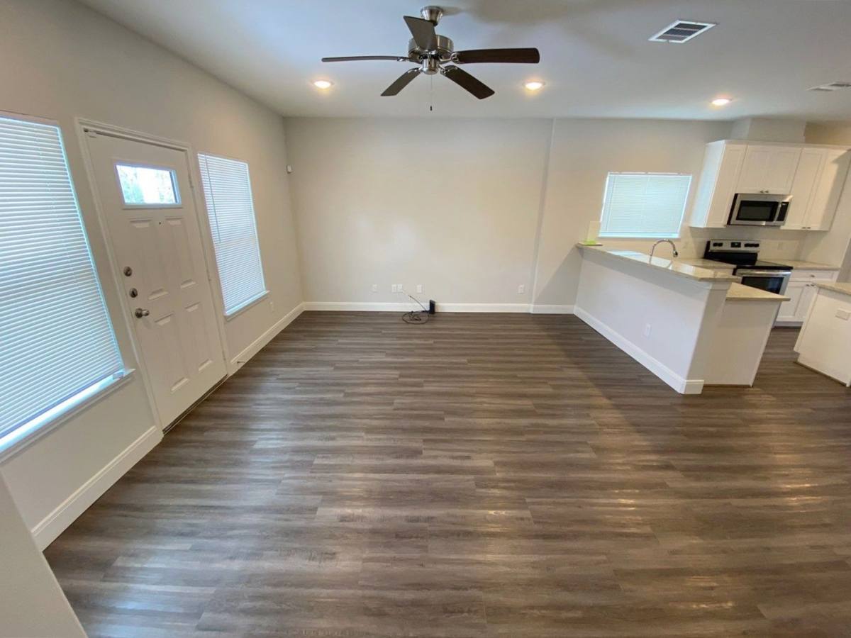 Apartment for rent at 8214 Parker Rd, Houston, TX 77078