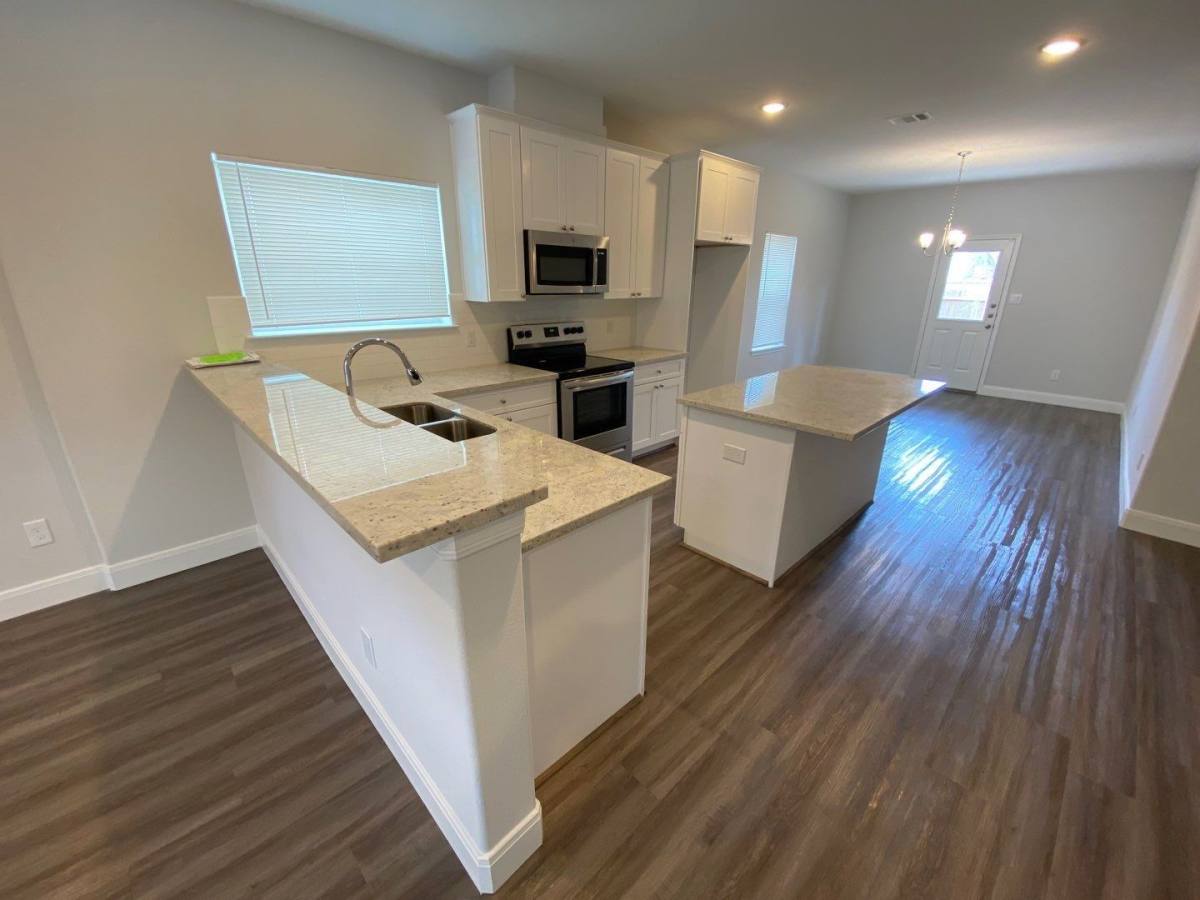 Apartment for rent at 8214 Parker Rd, Houston, TX 77078