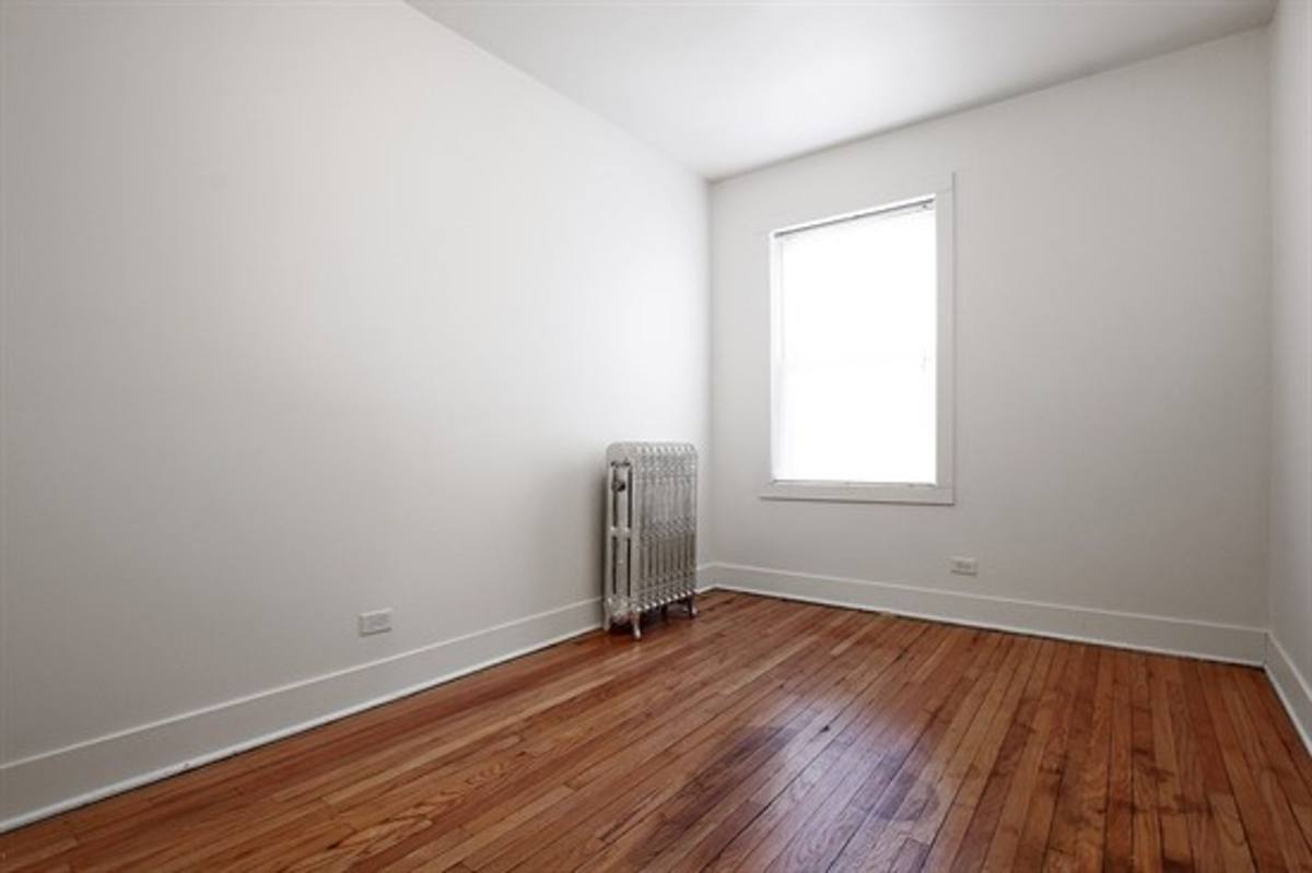 Apartment for rent at 7057 S Princeton Ave, Chicago, IL 60621