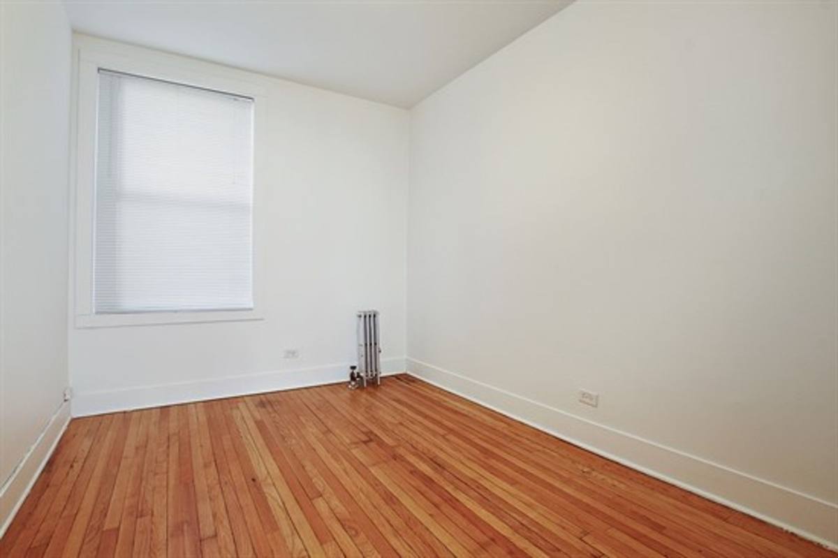 Apartment for rent at 7057 S Princeton Ave, Chicago, IL 60621